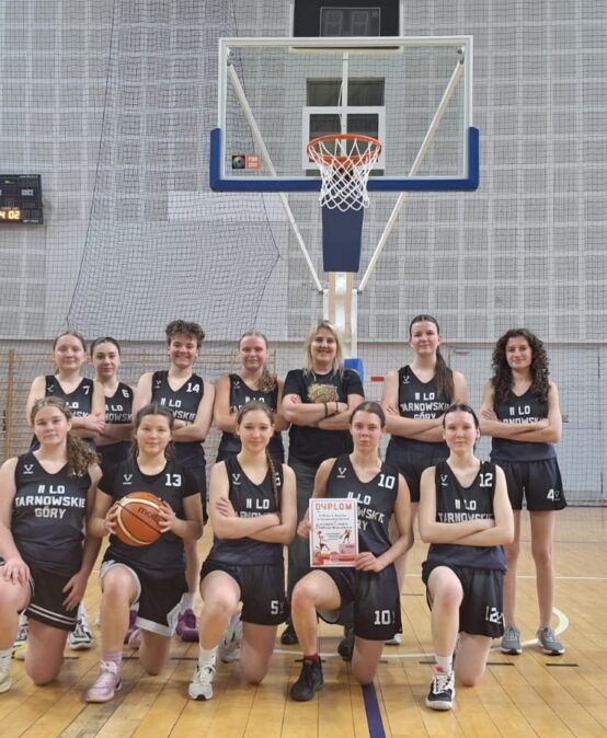 Koszykarki w wojewódzkim półfinale