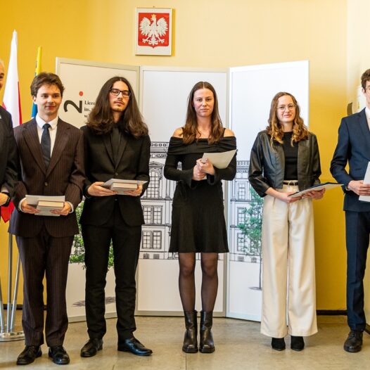 „Aby wejść w życie z ambicjami…”