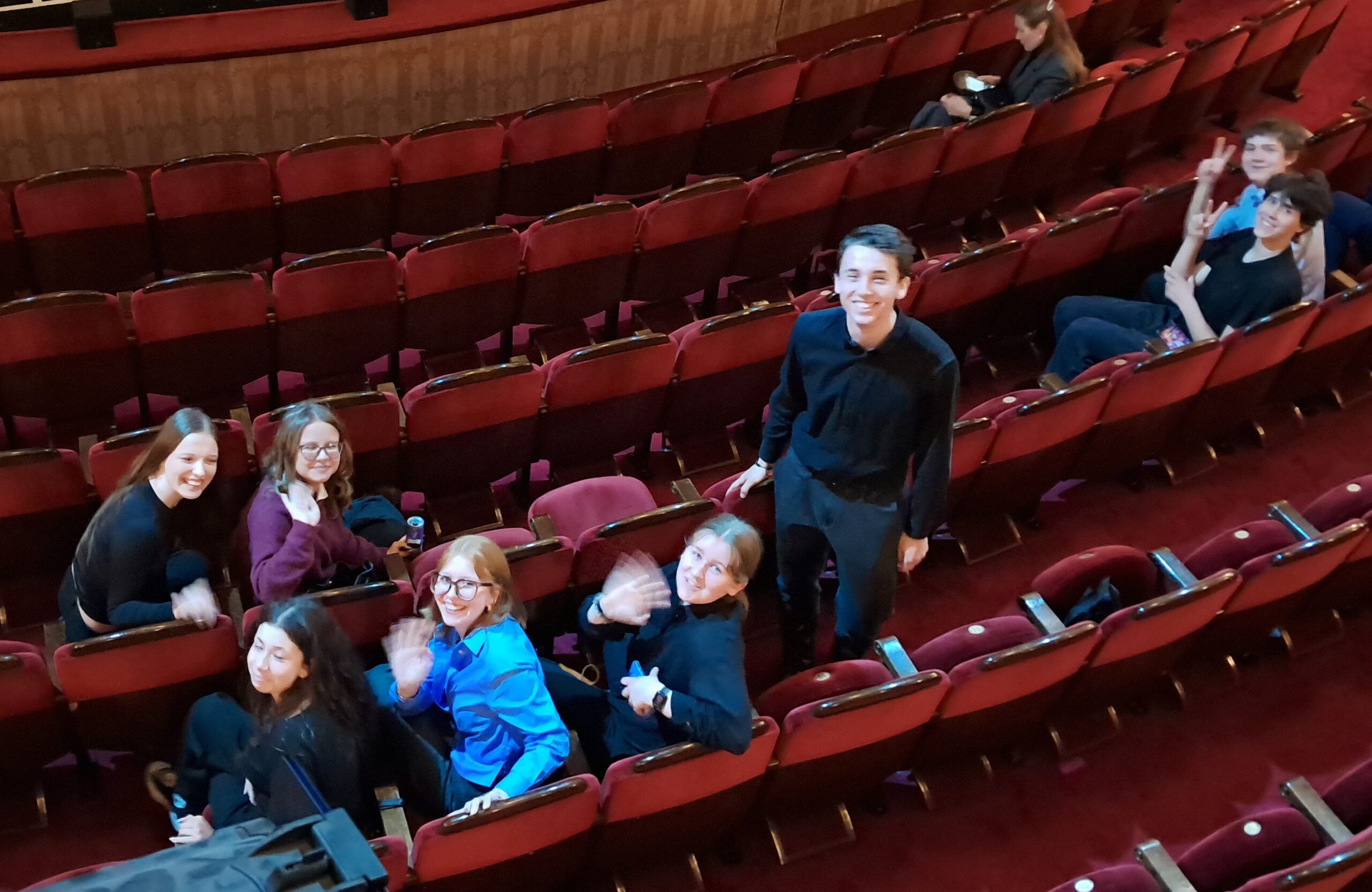 Teatralna historia – plastyczne herstories